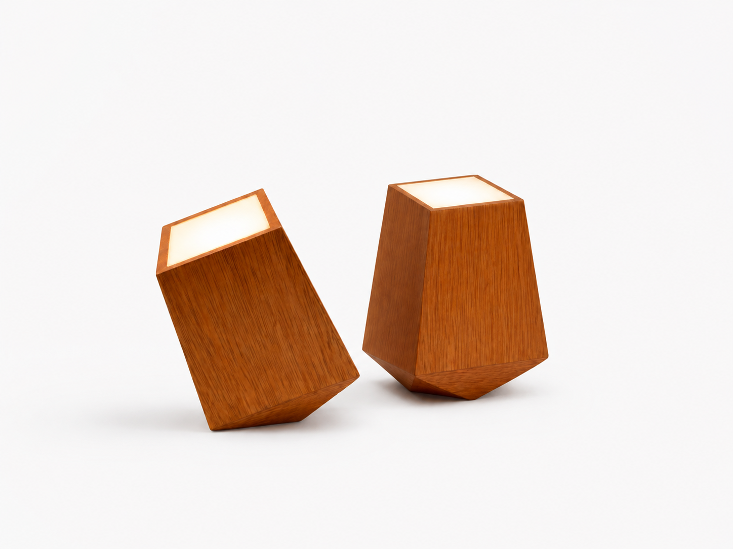 Dos luminarias Vértice en distintas posiciones